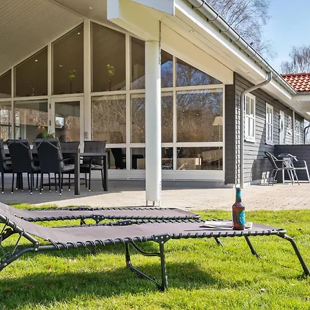 3 Bedroom Cozy Home In Vejby Vejby