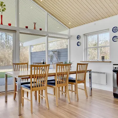 Gorgeous In With Kitchen Holiday home