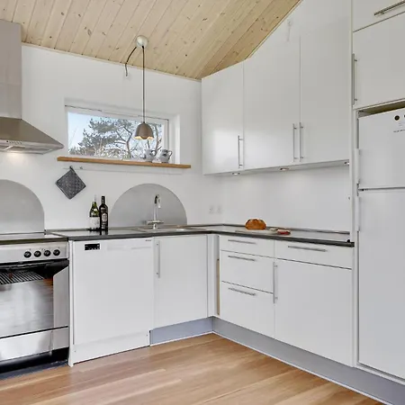 Gorgeous In With Kitchen Holiday home *